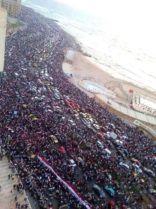 ChzChe's tweet photo. #DirenTürkiye #DirenMısır #DirenMalezya #OccupyReloaded #Occupy #GrassRoots #PRU13 #GE13 #Black505Revolution http://t.co/vC4kMekCYD