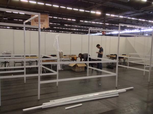 Gnagnarh's tweet photo. Colis réceptionnés, montage du stand @GameWedge en cours. @FGoupilleau @JanedarkGW ! http://t.co/chbSgWOXsr