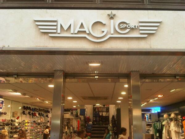 MRMagicos_es's tweet photo. Abrimos nueva tienda. Los 50 primeros en llegar tendrán abono gratis para toda la temporada en el  Negrita Stadium http://t.co/dijP2lA1na