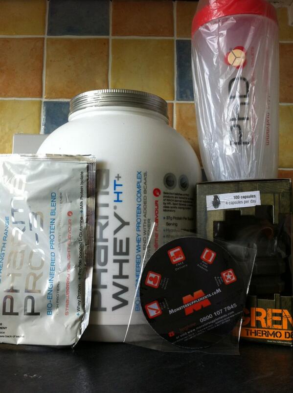SammiiSteed's tweet photo. Yay my protein has arrived!!! #letsgethench #bodybuilding #justkiddingitstheboyfriends http://t.co/Q6I8lrV6Gy