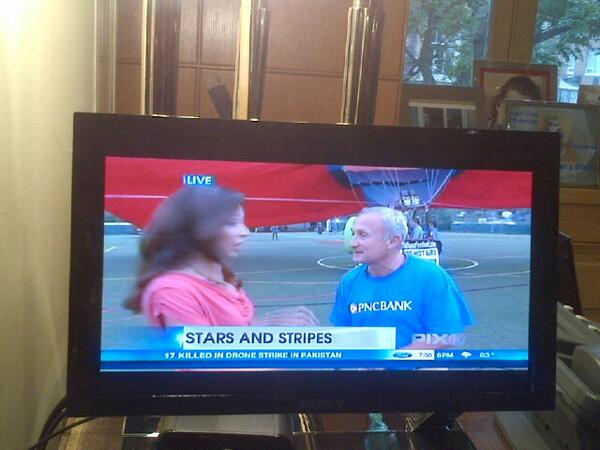 suzipfox's tweet image. H, white and blue! @_promo1 @balloonfest