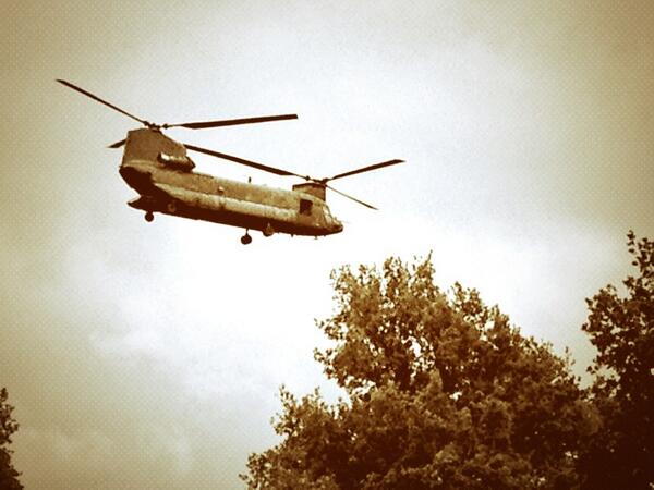 opleidenKL's tweet photo. Op weg naar het Drop Off Point voor het vervolg van de oefening. Nog 39 uur te gaan tot de rode baret. http://t.co/6B7uRoZInS