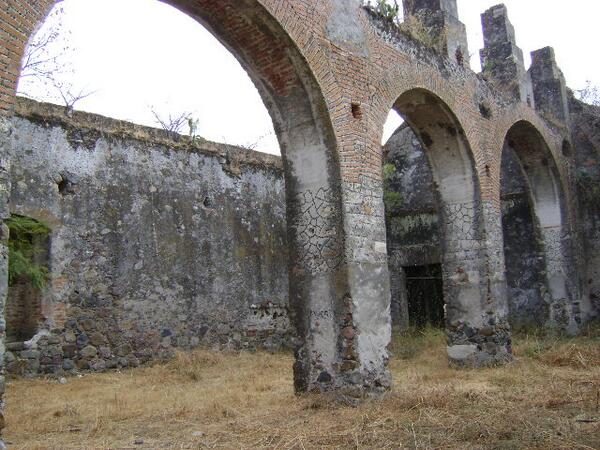 ManriquezTours's tweet photo. #MorelosEs Historia... #Hacienda de San Francisco Cuautepec en Zacualpan de Amilpas, #Morelos. http://t.co/r02eLkmoUB