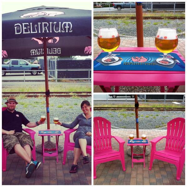 Check out the #PinkElephant #PatioLounge at @FibberMagees Pub in #Nanaimo!