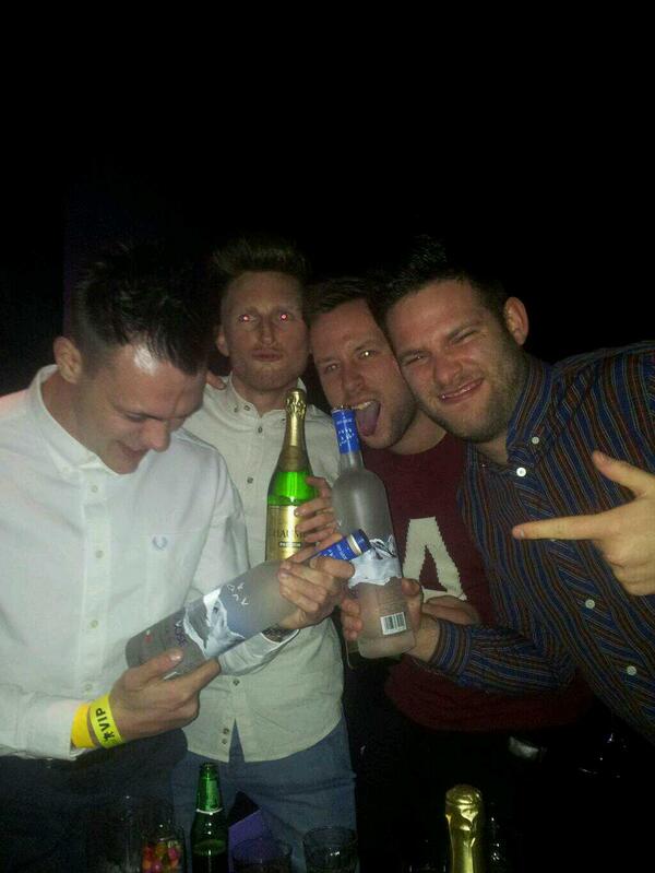 TopButtonWanker tweet picture