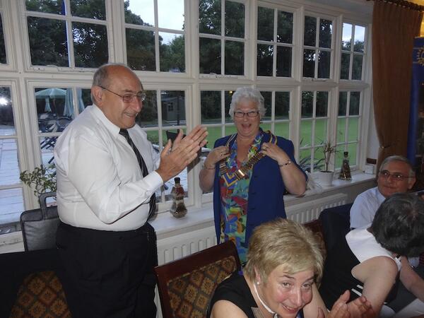 HaveringEastRC's tweet photo. Great formal Handover last night at #Upminster Golf Club. Best wishes to our new #Rotary #President Brenda Prigmore http://t.co/LNPKMovMqg