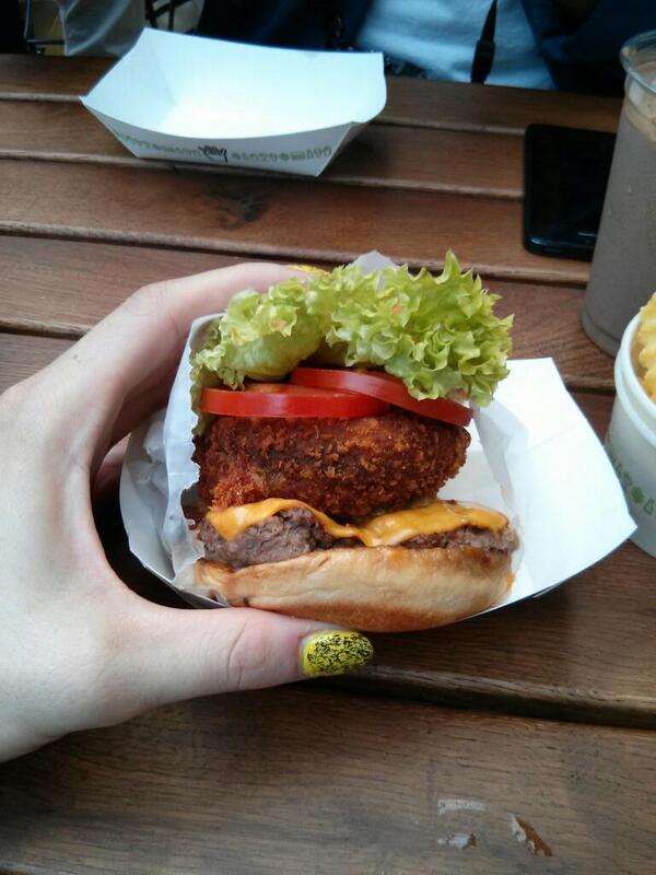 nailburgerlar's tweet photo. The Shack Stack with a cheese stuffed fried portobello mushroom. It makes for a beautiful pic! http://t.co/PvcQl38V4u