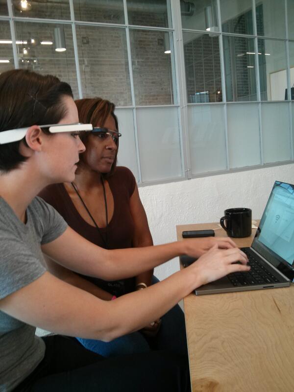 AskDrDee's tweet image. .@drsyb sets up her glass. Will be broadcasting soon. #projectglass