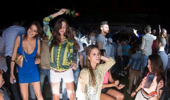 ForteDeiMarmiLU's tweet photo. STASERA....BEACH CLUB !!! http://t.co/MgikH3y3tx