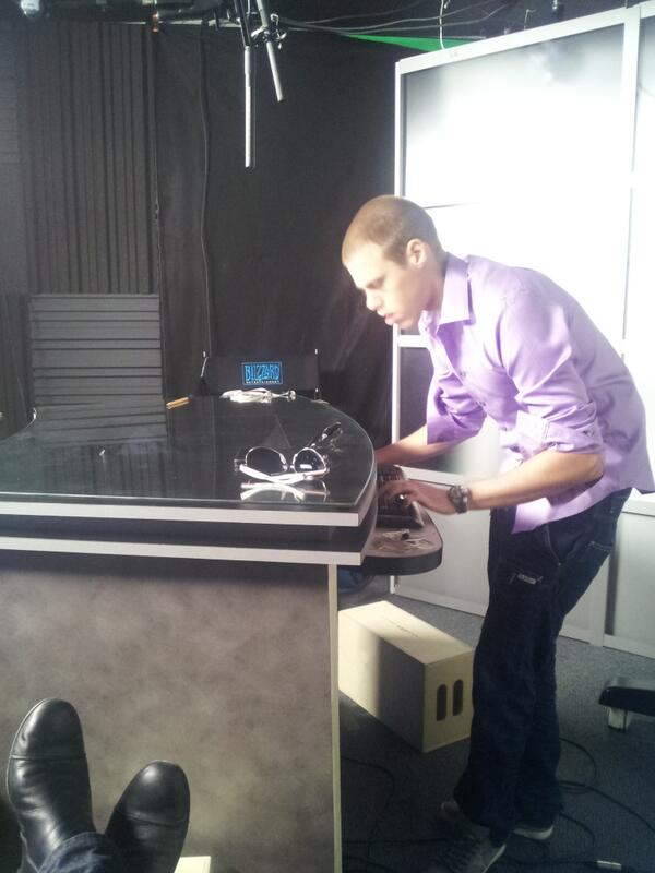 MrBitterTV's tweet image. Rotti doing a little pre-cast warmup. #WCSNA @rotterdam08