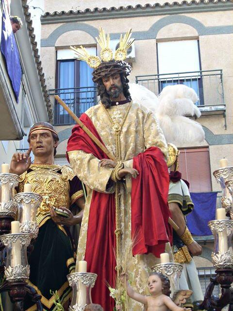 DAndaluzas's tweet photo. Jaén te venera.
(Nuestro Padre Jesús de la Piedad en su Sagrada Presentación al Pueblo "La Estrella" Jaén). http://t.co/ck9hXM8BR9