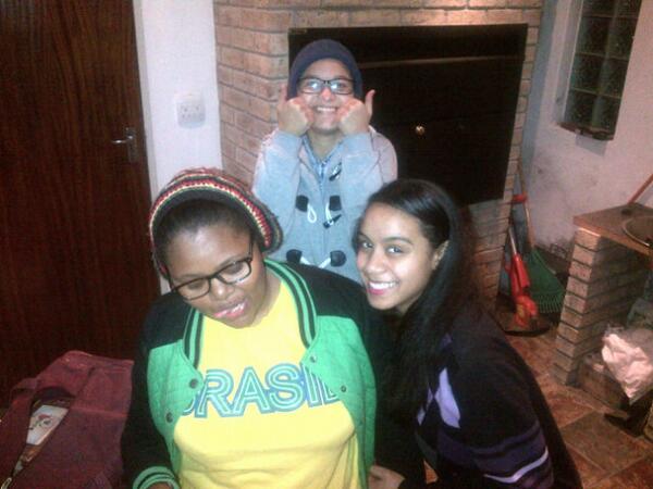 DKoraan's tweet photo. Had a chilled night with the girlies http://t.co/0kXO0WN8Fi