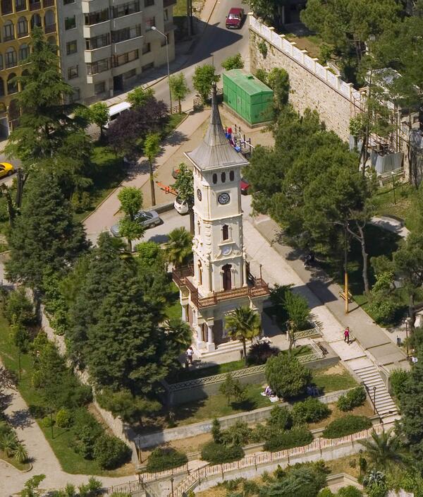 kocaelibld's tweet photo. GÖKYÜZÜNDEN KOCAELİ  İzmit Saat Kulesi! http://t.co/jc9rf8Y47W