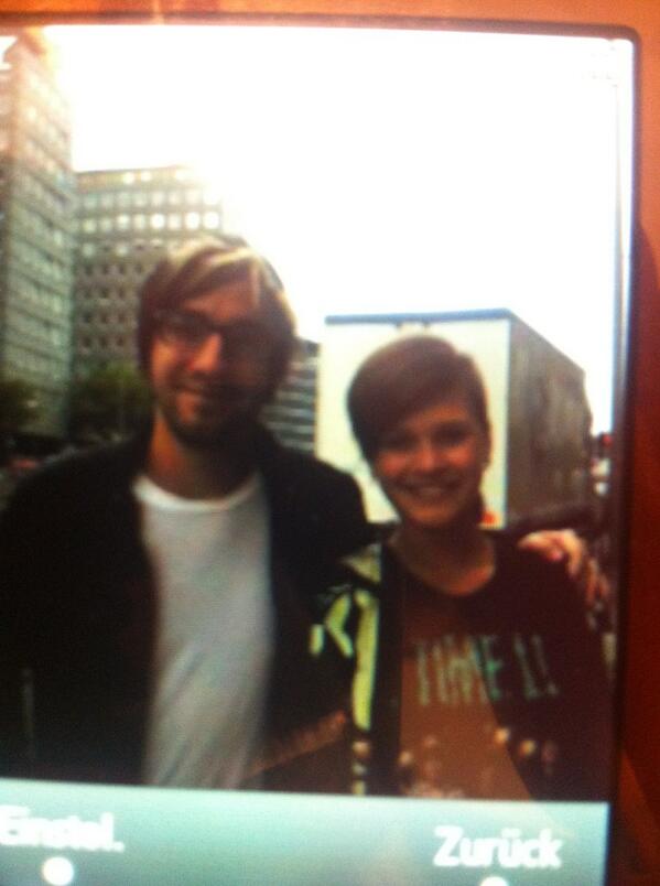 BEST! DAY! EVER! Thank you <a href="/AllTimeLow/">All Time Low</a> ! And thank <a href="/JackAllTimeLow/">OLD - Jack Barakat</a> for the photo this morning! (though i was crying)