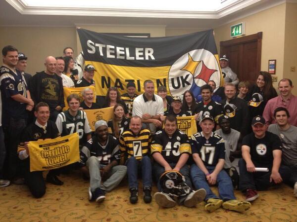 steelers's tweet photo. #SteelersNation is everywhere!  Fans in London greeted @_BigBen7 with open arms.  VIDEO:  http://t.co/qpYxMfySD1 http://t.co/W7Bfb76Yj9