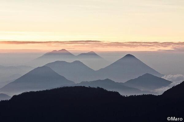 FotosDeNatGeo's tweet photo. Una fotografía captada desde la cima del volcán Santa María, Quetzaltenango, Guatemala. http://t.co/fRsELXNl3u