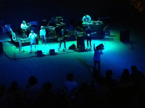 meetintown's tweet photo. I @fatfreddysdrop1 infiammano la cavea dell'#auditoriumroma per #meetintown !@frizzifrizzi @ziguline @AuditoriumPdM http://t.co/yBz0uHLn1c