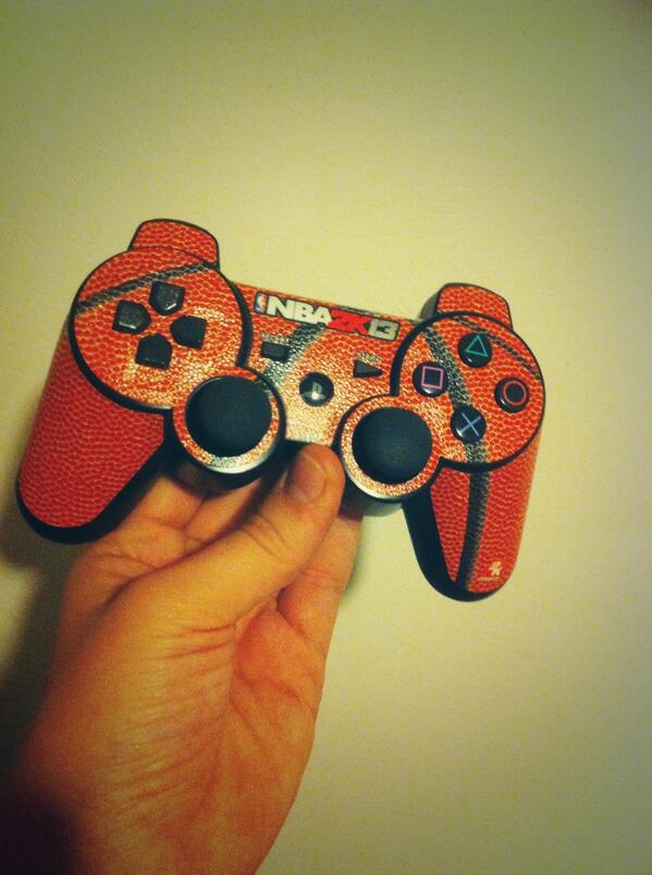 CodJordan23's tweet photo. Avec 3 stickers je mets à l'amende toutes les Scuff et Burn réunies ! ;-) http://t.co/e7bXFLcclp