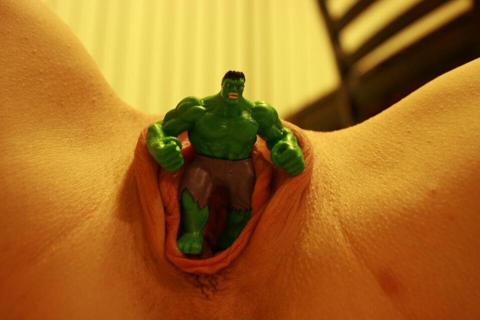 HEXdotXXX: HULK SMASH buceta #TweetARandomPhoto http://t.co/Fs2zKxlNXr...