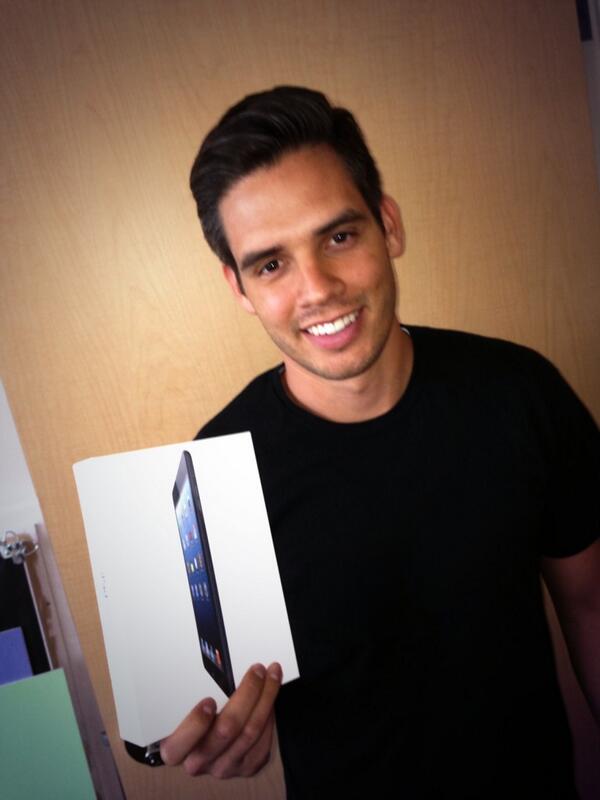 blakehadley's tweet photo. Thanks for hooking me up with an iPad Mini @BluHomes! I've been planning to call you soon to talk homes!! http://t.co/wb0faTteHN