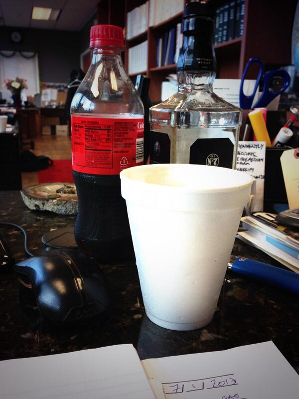 Mikeee573's tweet photo. This is how you finish a work day! http://t.co/mXNAsISuDJ