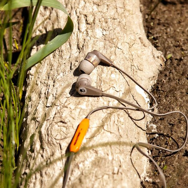 skullcandy's tweet photo. Look no more, our @Realtree #Inkd2 buds are here! Be careful where you set them down. http://t.co/dLSGGEI7XI http://t.co/aLU8eeGvNw