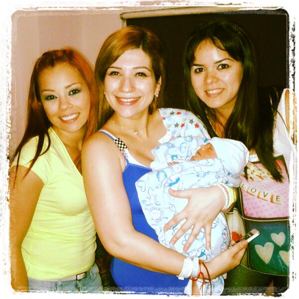 JazminconJ's tweet photo. “@adrianamataa: Ayer visitandoal bebe mas guapo  #guapisimo  @gabyramiirezz  @JazminconJ http://t.co/qjownOYzkB”