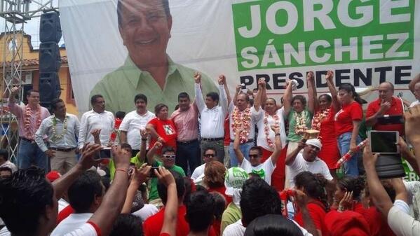 LupePri's tweet photo. Acompañamos a nuestro amigo Jorge Sánchez Cruz en su cierre de campaña, donde la militancia refrendó su apoyo. http://t.co/7fadfoapKo