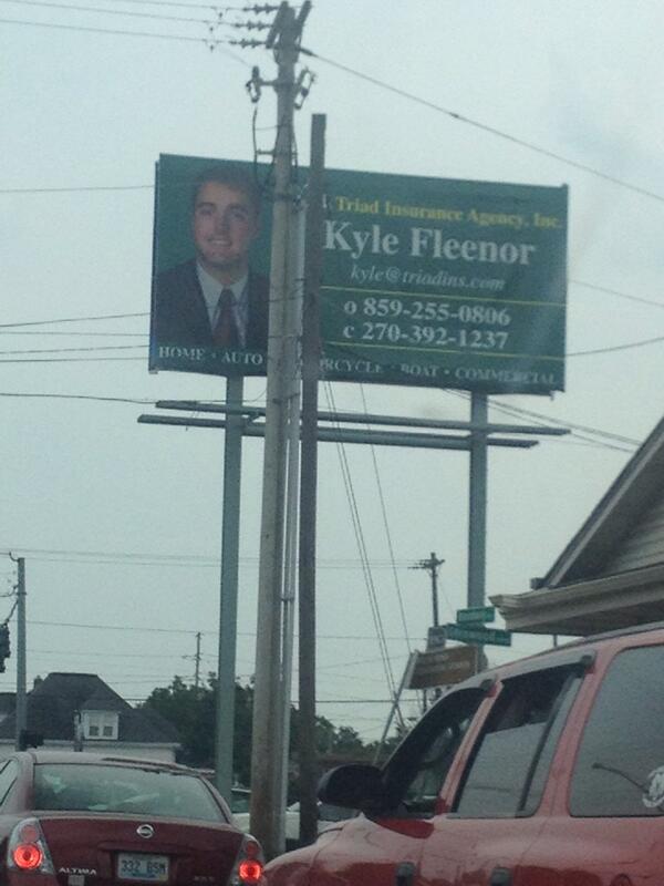 jaime_lutzJ9's tweet photo. @KyleFleenor Look what I saw today #famous http://t.co/Qq8rsRvygY