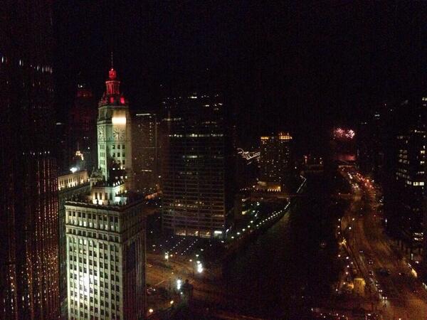 annie_banannie4's tweet image. me and my mom are examining this photo trying to figure out where Ryan is staying lol #WeAreDorks