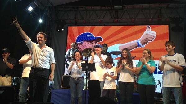 ArmentJuan's tweet photo. Equipazo #RumboALaVictoria #VOTAporEduardo @EduardoOrtizH http://t.co/GMtplj4Afc
