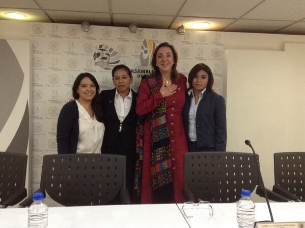 REINTEGRA_AC's tweet photo. “@rosiorozco: Día HISTÓRICO,los sueños se hacen realidad y Madai se convierte en Presidenta d Fundación @REINTEGRAAC http://t.co/4QrSRQku4A”