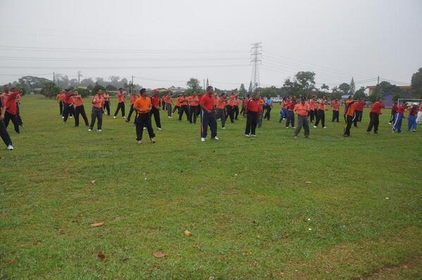Senamrobik sempena Hari Keceriaan Jabatan Peringkat Penjara Penor <a href="/KPPenjara/">KPPenjara</a>  <a href="/AhmadSaidiHamz1/">Ahmad Saidi Hamzah</a>