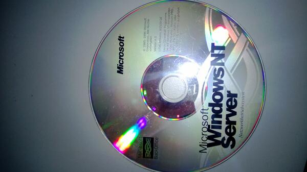 stefanroth_net's tweet image. Just found greatgreatgreat-grandfather of #windows2012r2 #windows #sysctr :)