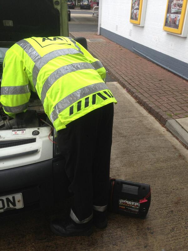 curtisconway2's tweet image. Fergus on the scene in 15 minutes what a chap #aabreakdown