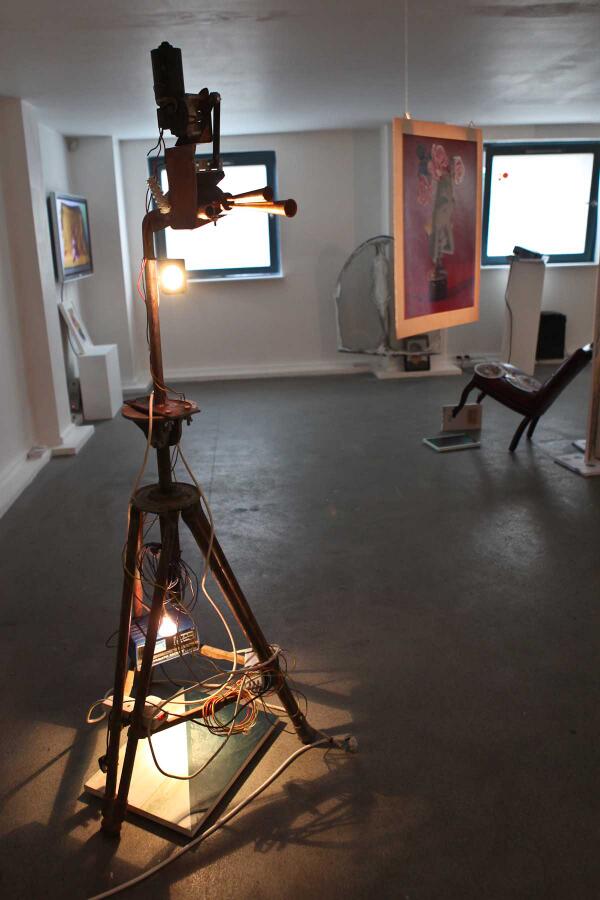 TomWalker1979's tweet photo. Crane illuminating @SarahGillham3 . PropUp 2013 @JohnsonPlaceSE8 http://t.co/L9GBtWOroO