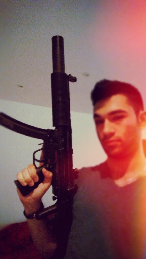 WaRTeK's tweet photo. On est équipé pour ma nouvelle intro avec @nevermvm_nv http://t.co/P0ZAmQ4yMF