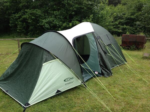 Tents are assembled well done everybody - time for some lunch