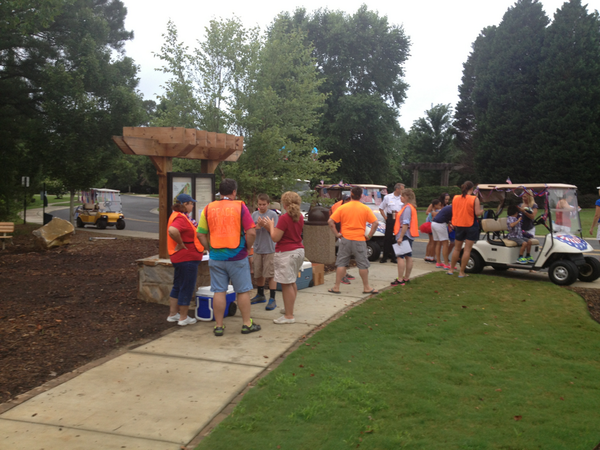 One hour to parade time! Volunteer crews getting into position ...