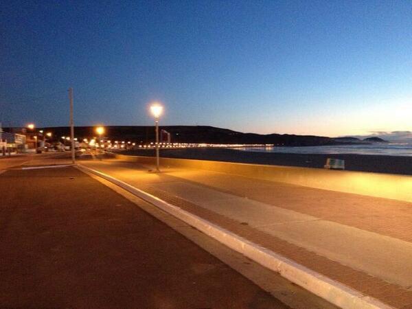 NadiaZyncenko's tweet image. "@FerConfe: Amanecer hoy en Rada Tilly, provincia de Chubut. Via @BettyBrondo http://t.co/Gk2DEePJaR" Bellisimo