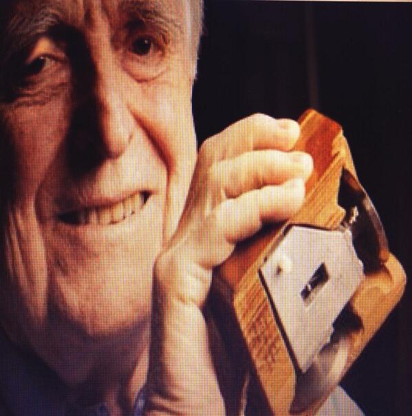 geyikgiller's tweet image. #Tık öksüz kaldı! Mouse un mucidi #DougEngelbart  öldü...