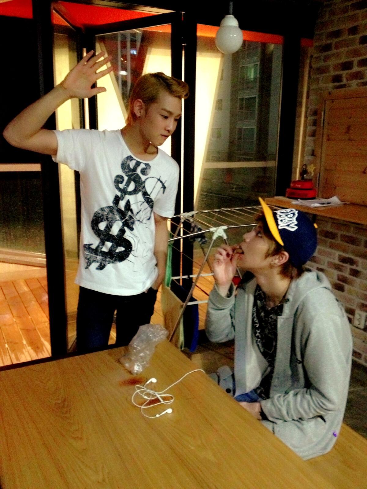 130704 GwangYeon Ѽ Twitter ♬ Anniversaire d'Hanbyul BOVXh24CMAE6fKt