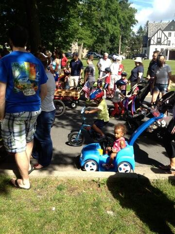 rushmenforever's tweet photo. Happy 4th grand kids in bike parade http://t.co/J6hYPiVdWO