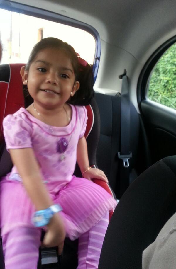 Ale contentisima en su ultimo dia de clases, pero como "TODOS LOS DIAS" escuchando a Madia Jose <a href="/lajosa/">Maria Jose Loyola</a>