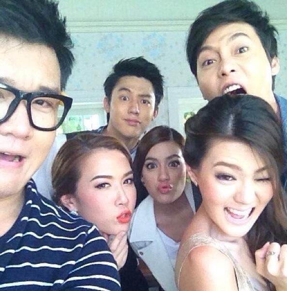 S_Prinmark's tweet photo. ig:mark_prin อีกไม่นานเกินรอครับ #ต้นรักริมรั้ว http://t.co/iO8bo5Sx6p