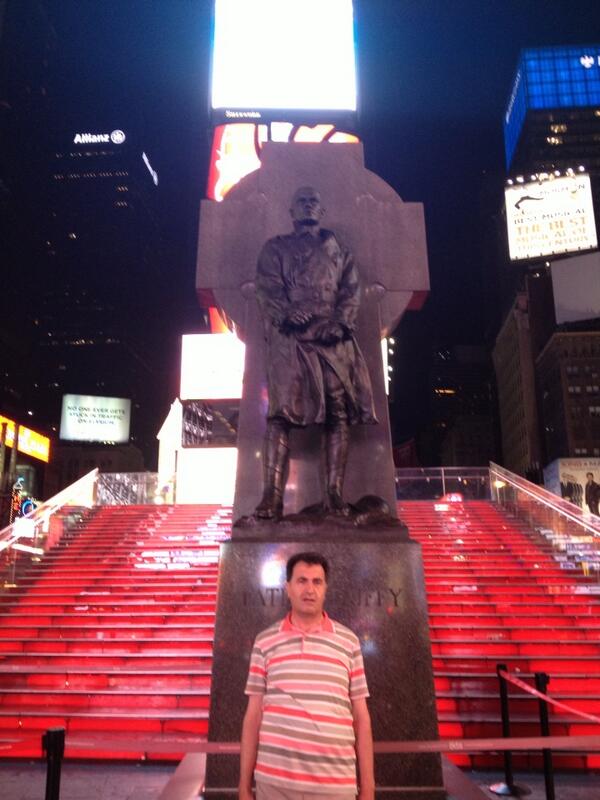 SunFaysal's tweet photo. Times meydanı http://t.co/vTZirUqL1T