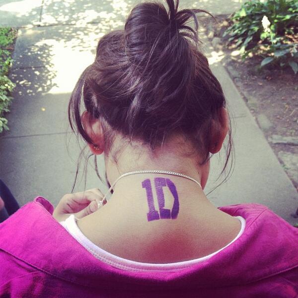 FunkyBeadLady's tweet photo. Olivia was ready for  1D...So sad that she and her friend were scammed! @onedirection @CTVMontreal @evenko http://t.co/NVTCUtrhK6