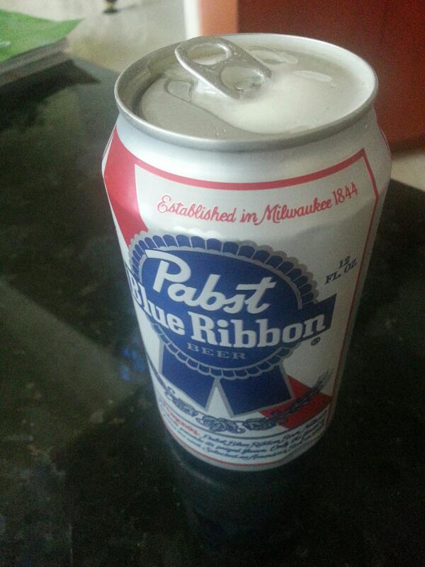 JennyEsno's tweet photo. Its red....white...blue and ice cold!!!!   #PBR. #Enjoy http://t.co/Dvs8GmLcCk