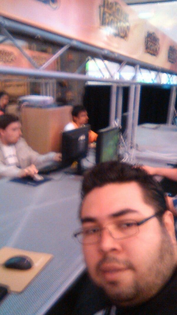 agbin3r's tweet photo. #TagDFGaming dandole al vicio contra suscriptores en league of legends http://t.co/2nCCb3u9Vz