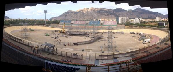 lorenzojova's tweet photo. velodromo di Palermo in allestimento #lorenzoneglistadi per sabato sera http://t.co/4sGztfp5P7